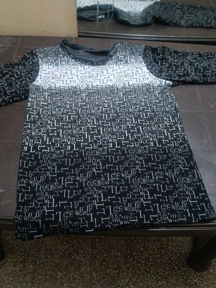 Patterned T-shirt