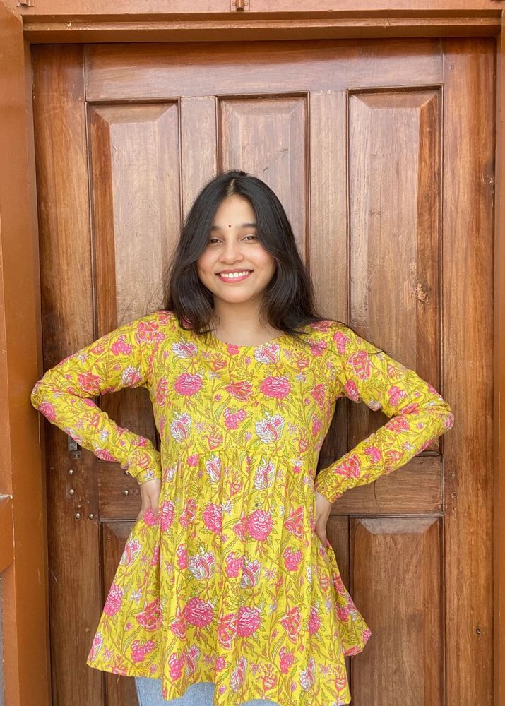 Stylish Gher Wali Short Kurti
