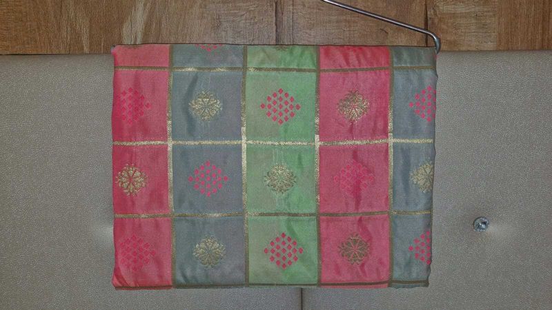 Elegant Gold Detailing Saree✨️