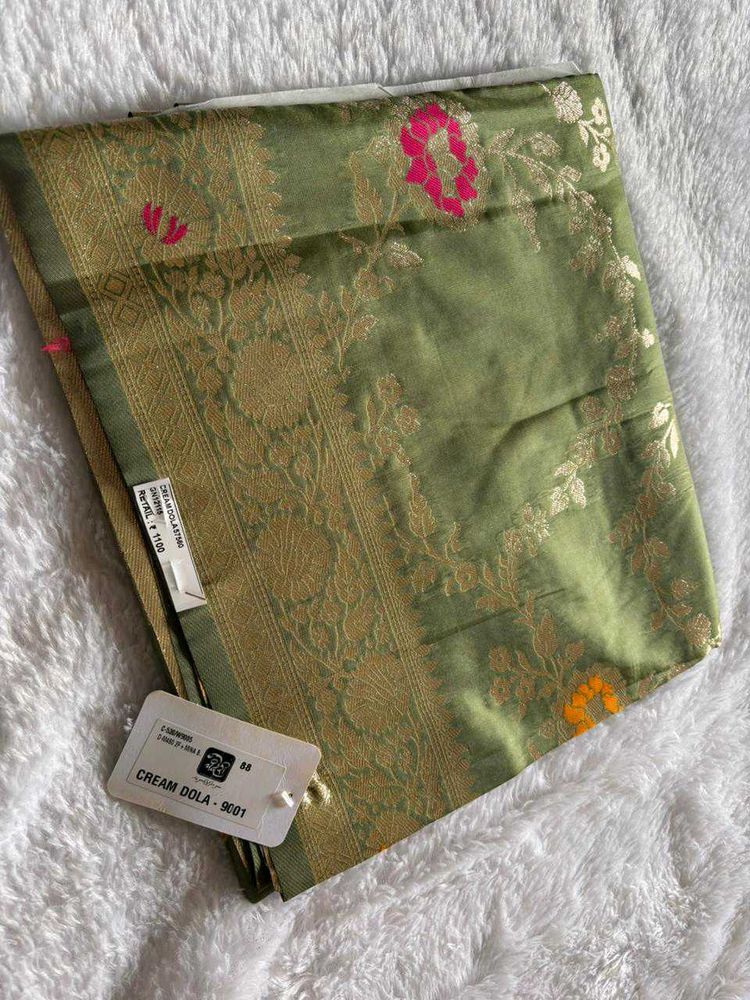 Elegant Olive Green Banarasi Dola Silk Saree❤️