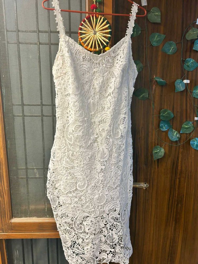 White Lace Sleeveless Dress