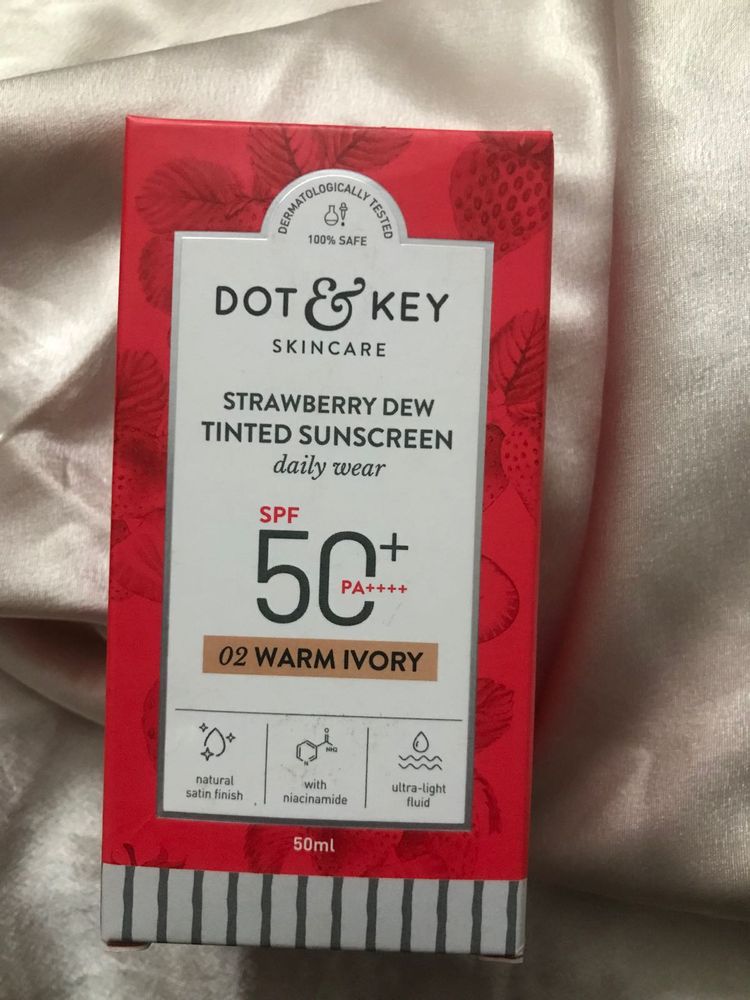 Dot &amp; Key Strawberry Dew Sunscreen SPF 50