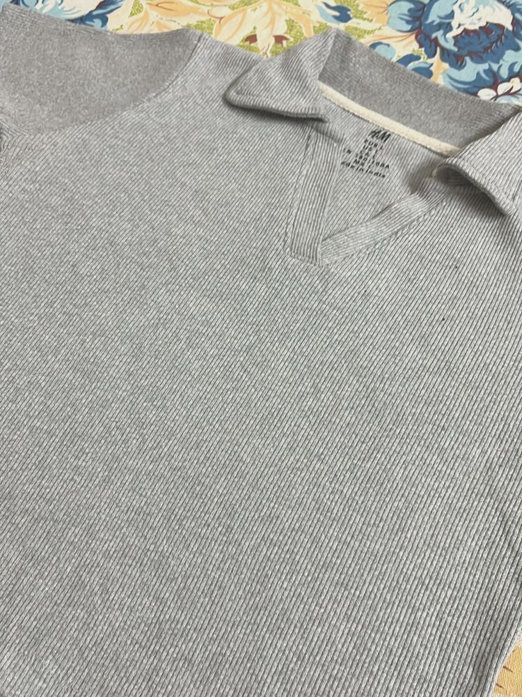 H&amp;M Crop Pullover T-shirt