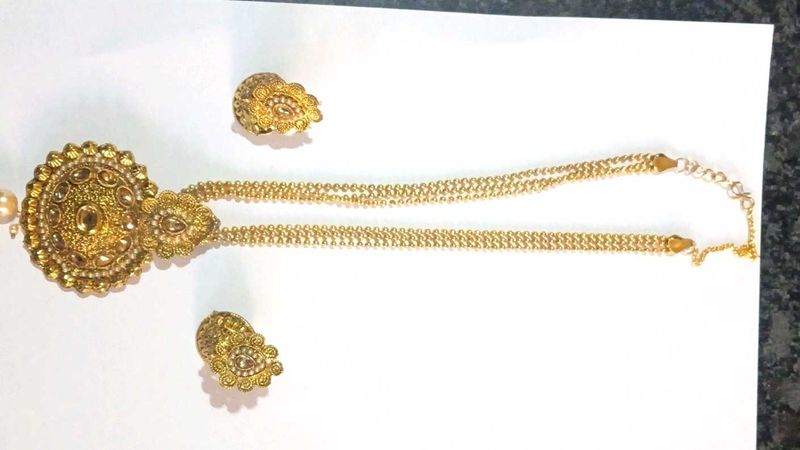 Gold-toned Necklace Set