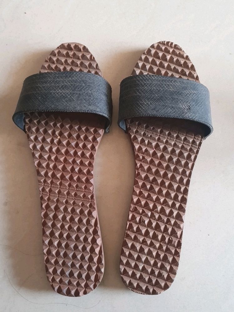 Acupressure Chappal Wooden