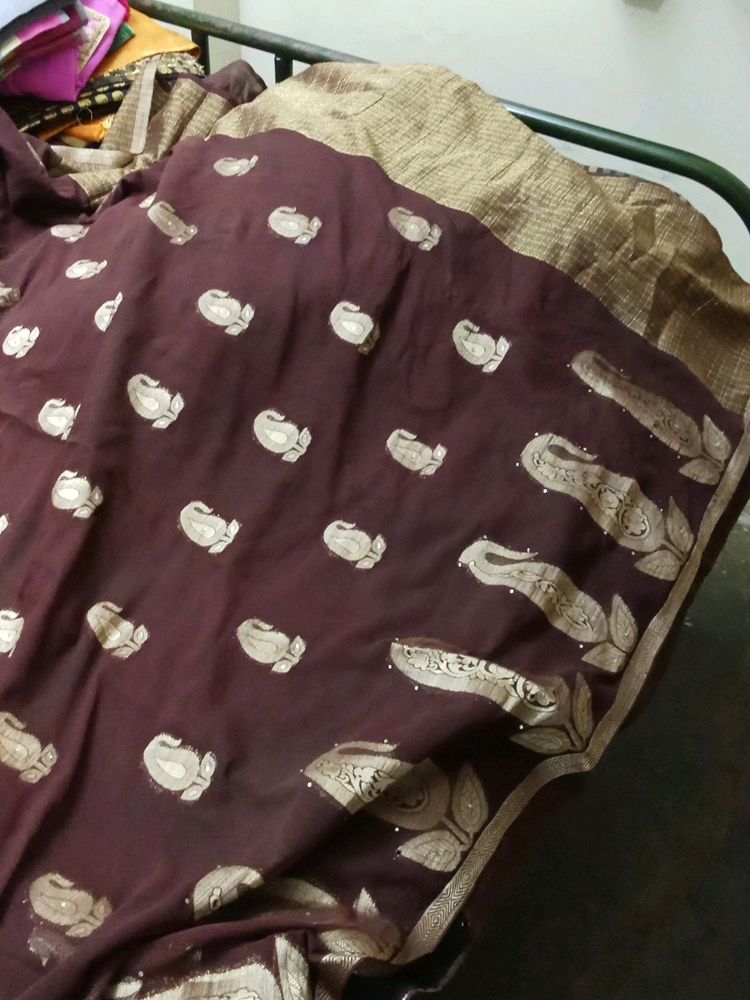 Saree Without Blouse