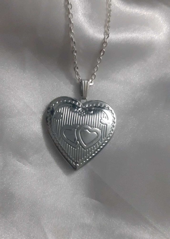Heart openable Locket Necklace