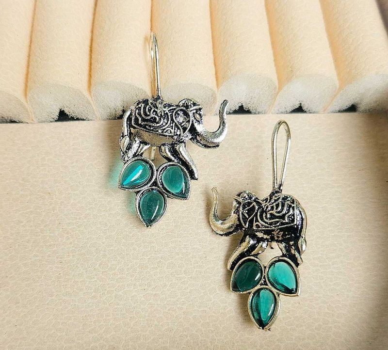 Royal Emerald Earring