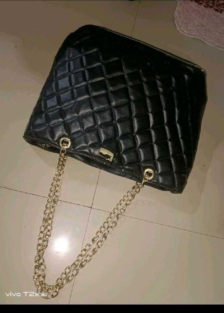 Black Handbag With Chain