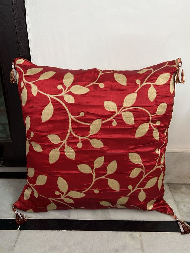 Big Red Floral Cushion with 2  Covers