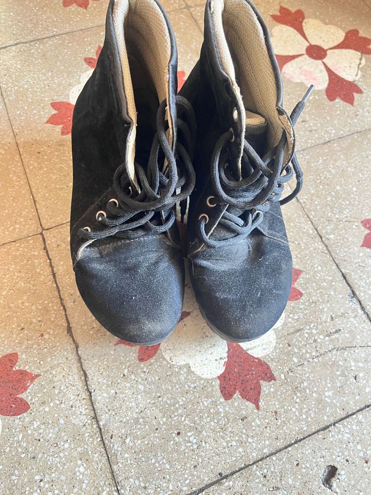 Black Boots