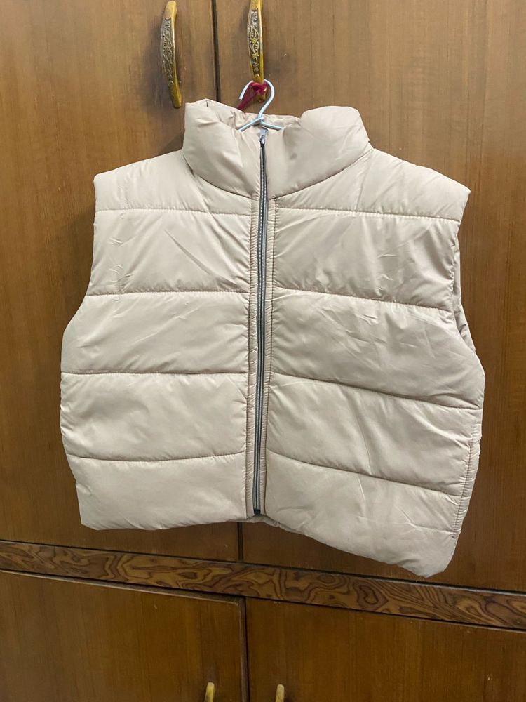 Sale!!cream buffer half jacket