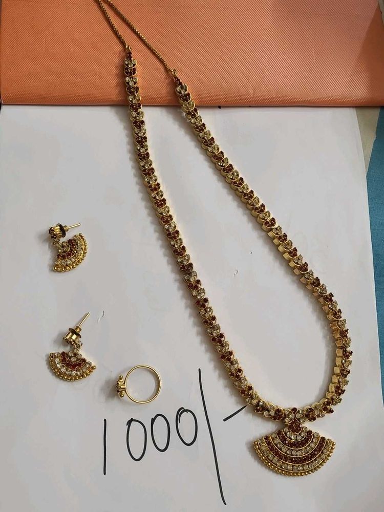 Elegant Gold-Tone Jewelry Set