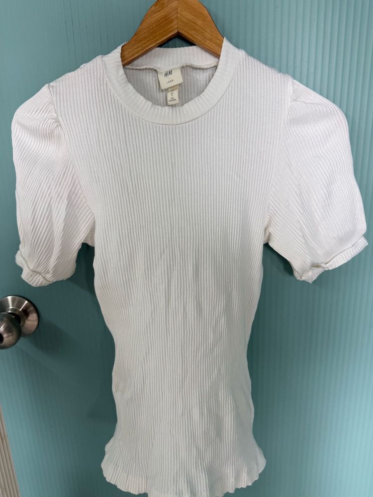 H&amp;M Tee Top For Women Free Size .