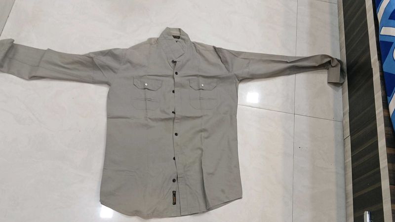 Men&#39;s Casual Shirt There are Three Peice All XL