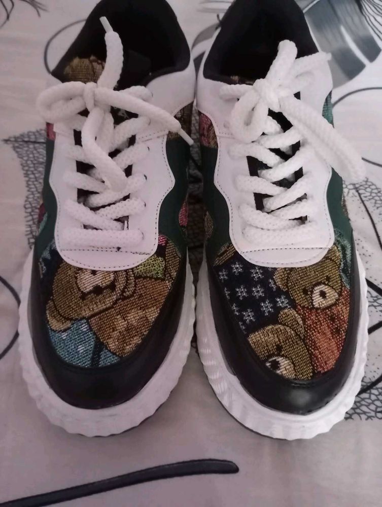 New Teddy Bear Print Sneakers Size 9