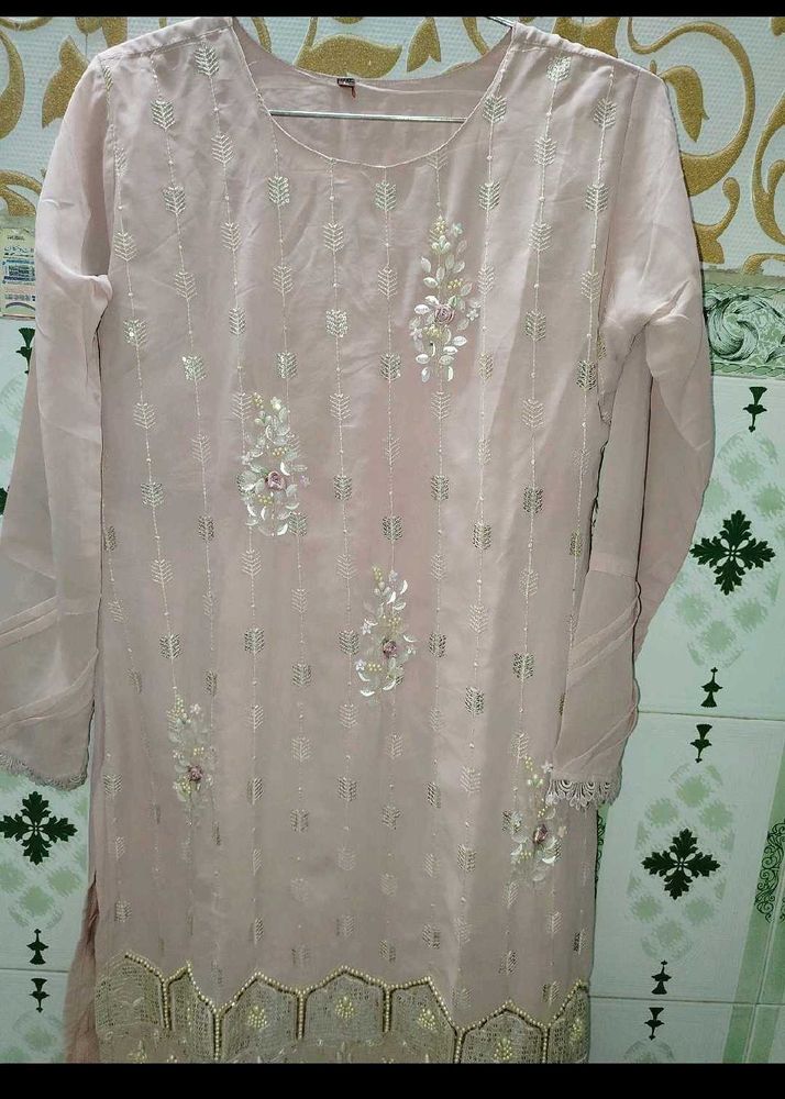 Elegant Embroidered Kurta With Pant