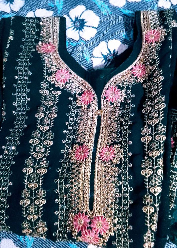 Elegant Green Embroidered Kurta Set With Dupatta