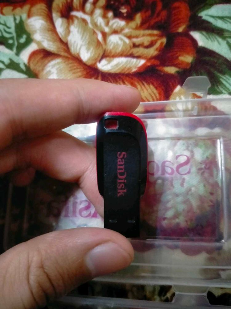 32GB USB Flash Drive Working
