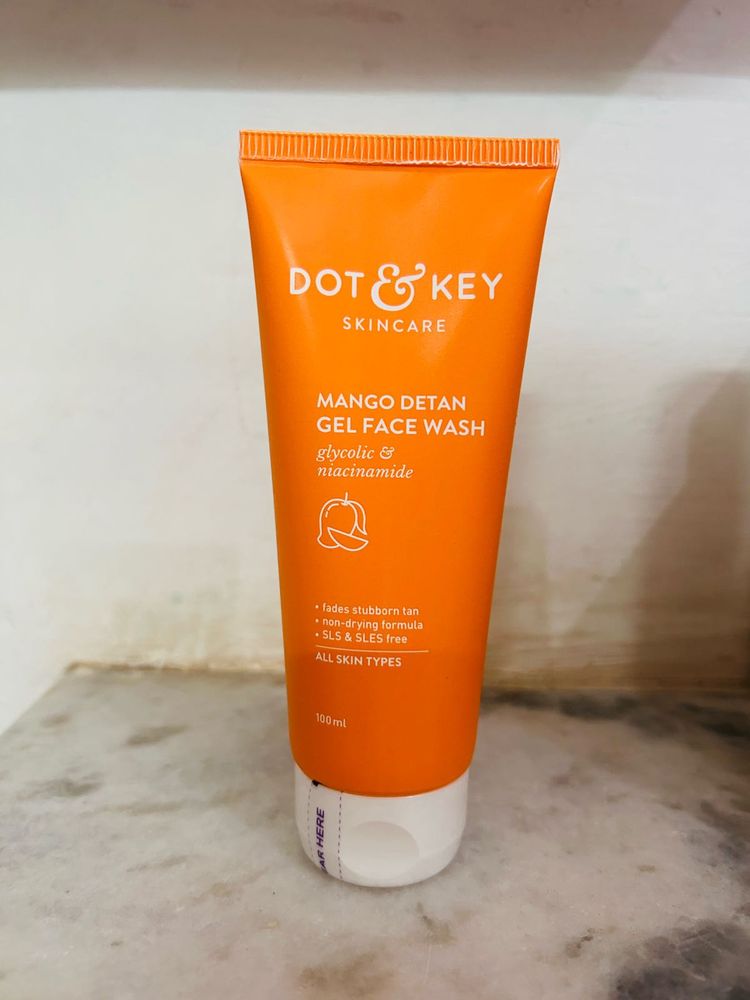 Dot &amp; Key Mango Facewash