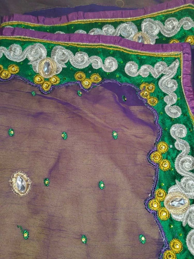 i am selling yellow 🟡💛 purple 🟣💜 saree