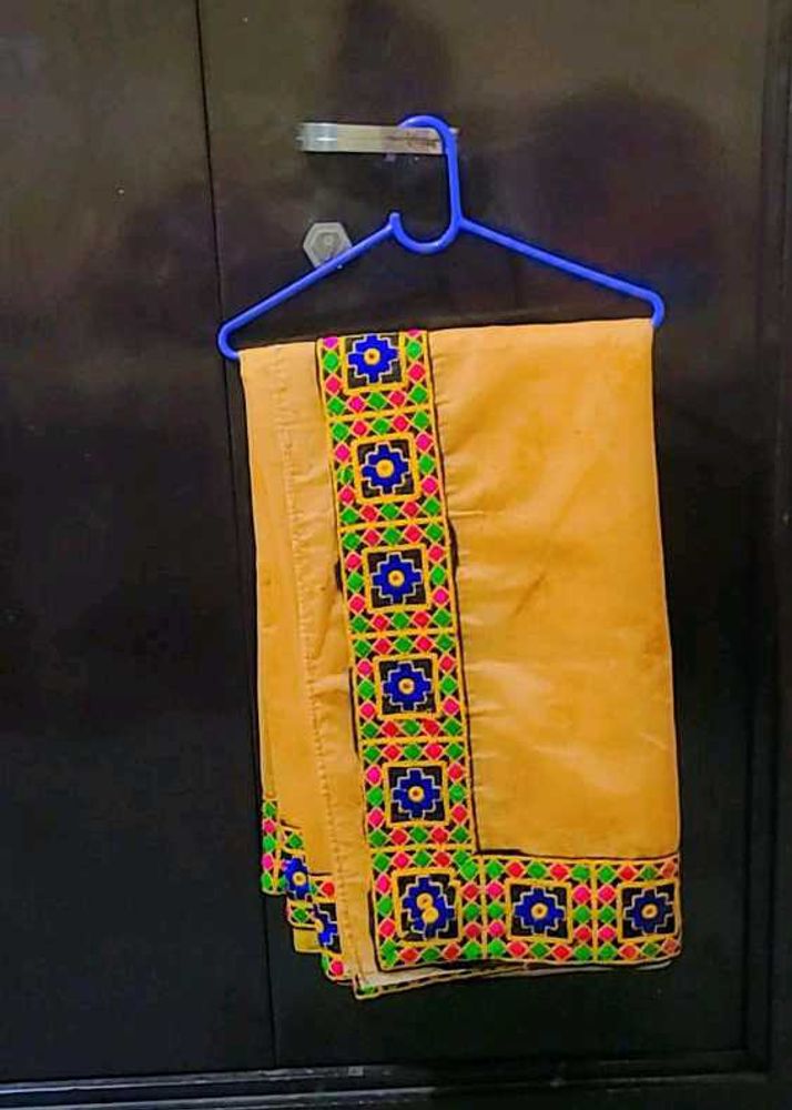 Elegant Ethnic Saree With Blouse