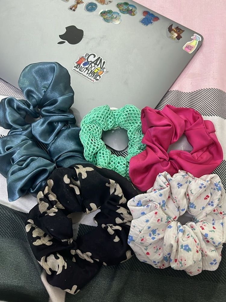 Set Of 5 Scrunchies