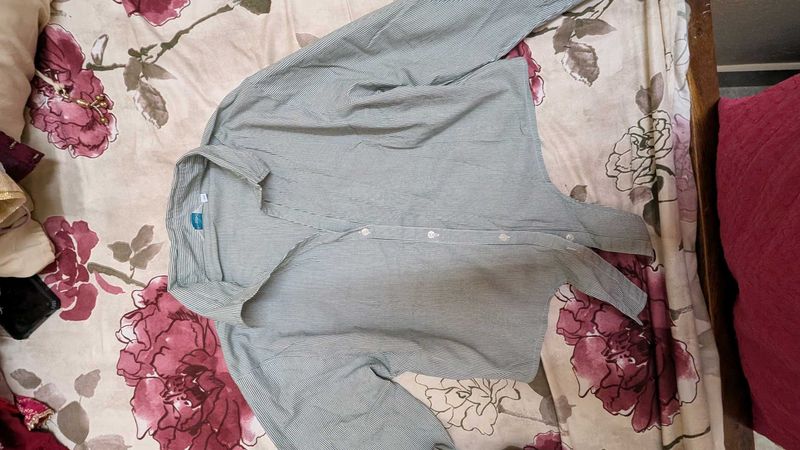 Striped Women&#39;s Top