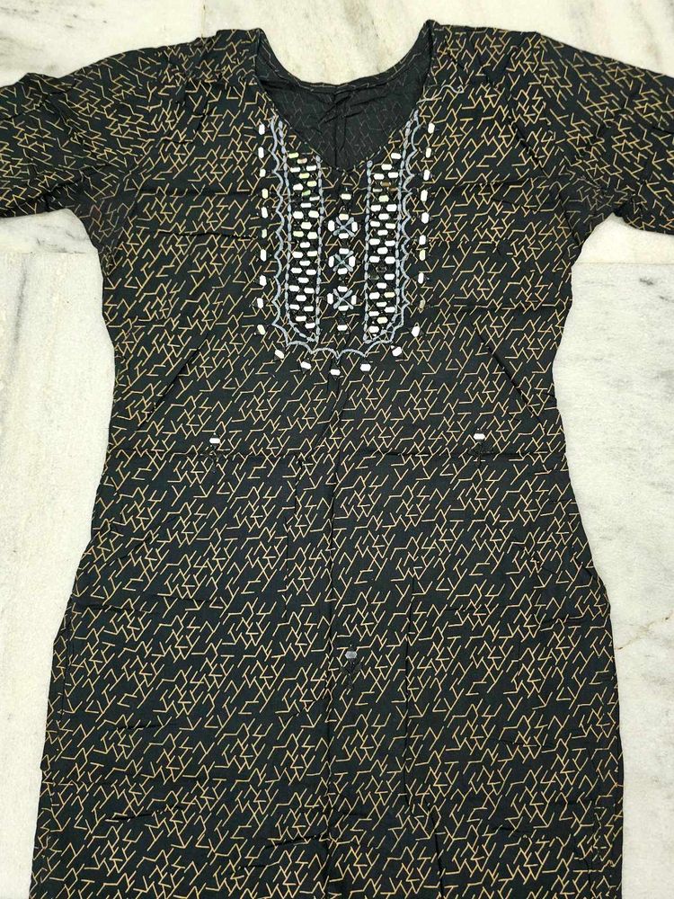 Embroidered Print Kurti