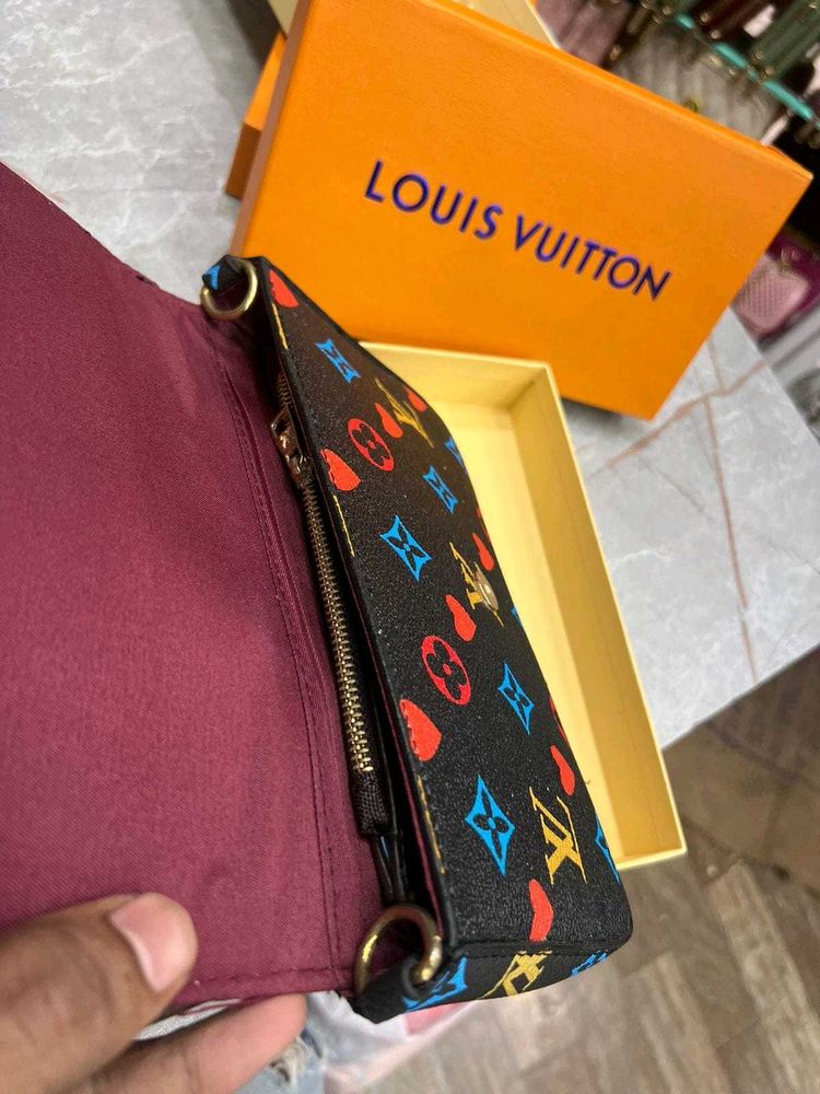 LV 3 PCS SLING WD BOX RESTOCK ON HIGH DEMAND