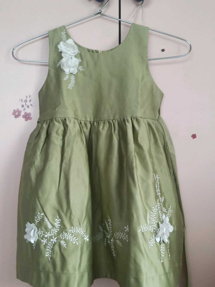 LIGHT GREEN GIRLS DRESS