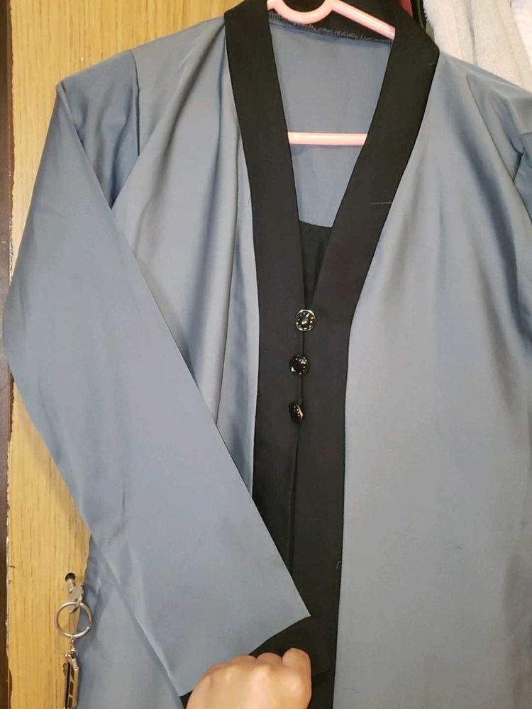 abaya in good condition