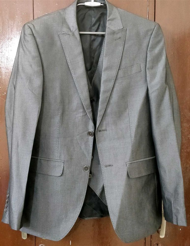 BlackBerrys Three Piece Coat Suit 🔥Limited Time🔥