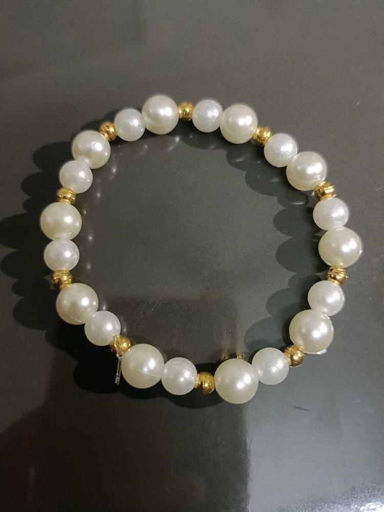 Pearl And Gold Beads Bracelet
