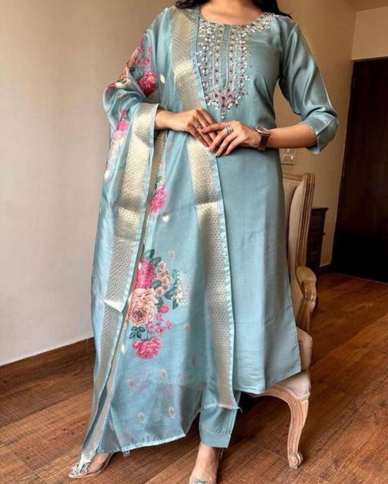 Elegant Rayon Slub Embroidered Kurta Set