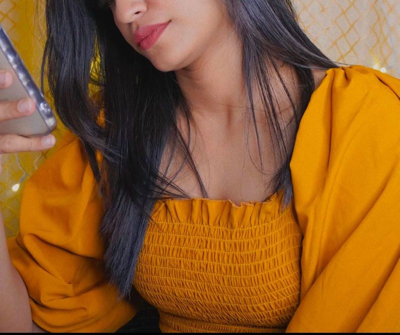 Puff Sleeves Top🧡