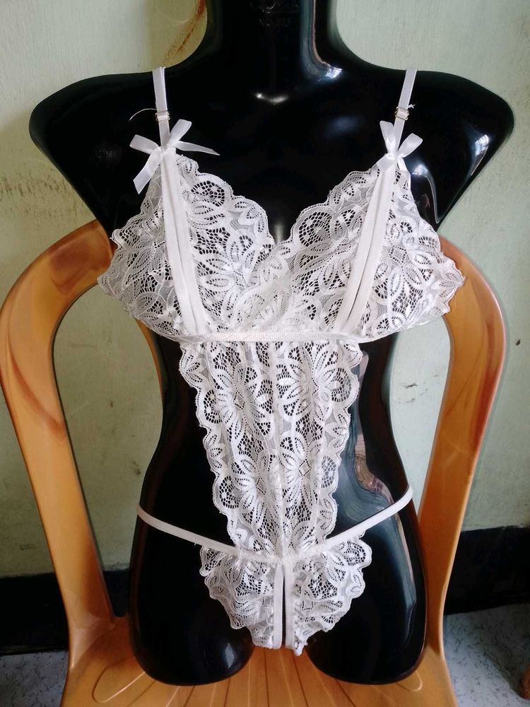 one piece bikini,, size,30,32.can fit.