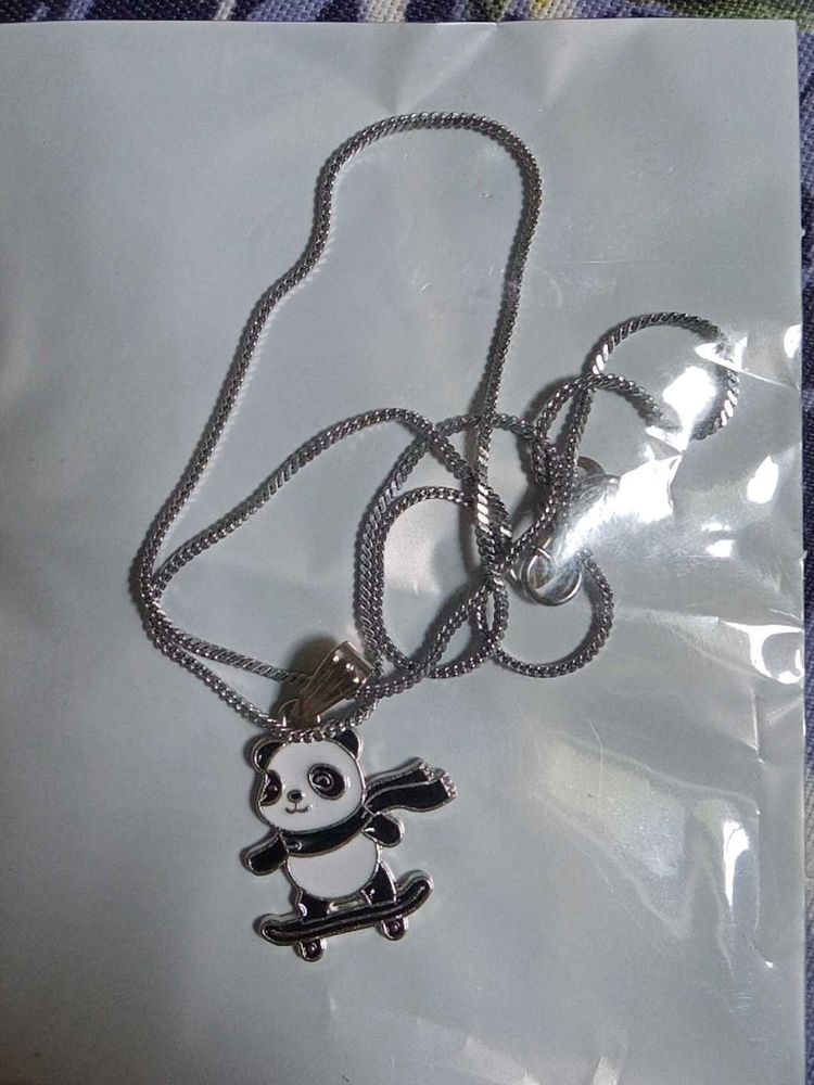 Chain with locket