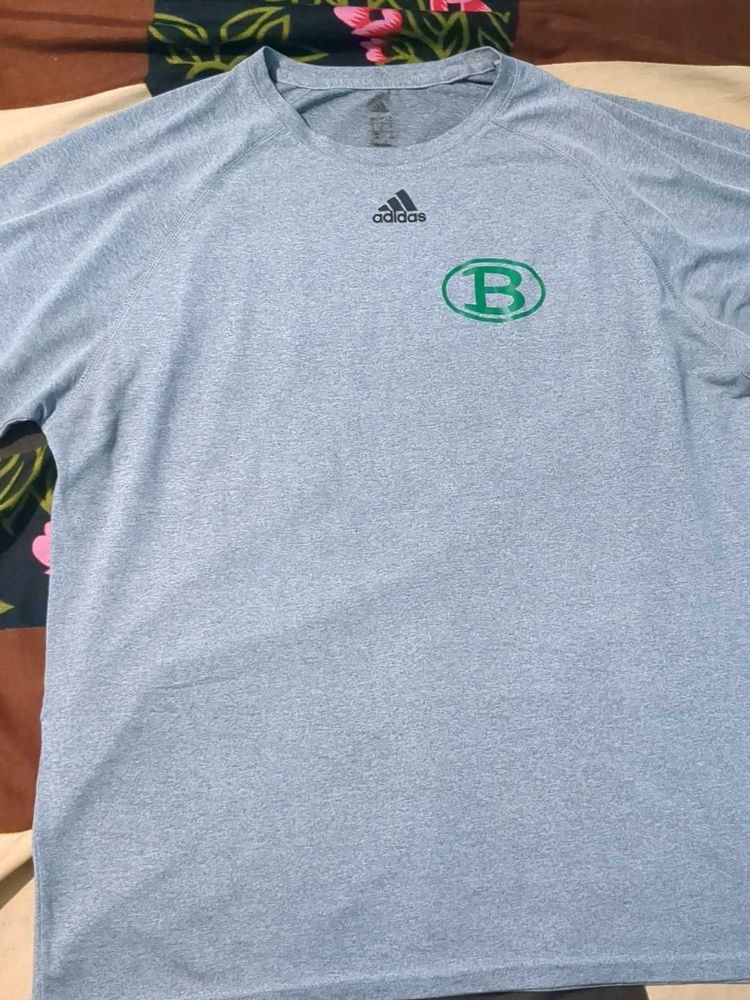 Adidas Tshirt