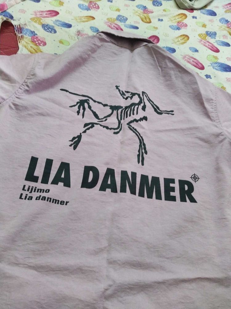 LIA DANMER Graphic Shirt