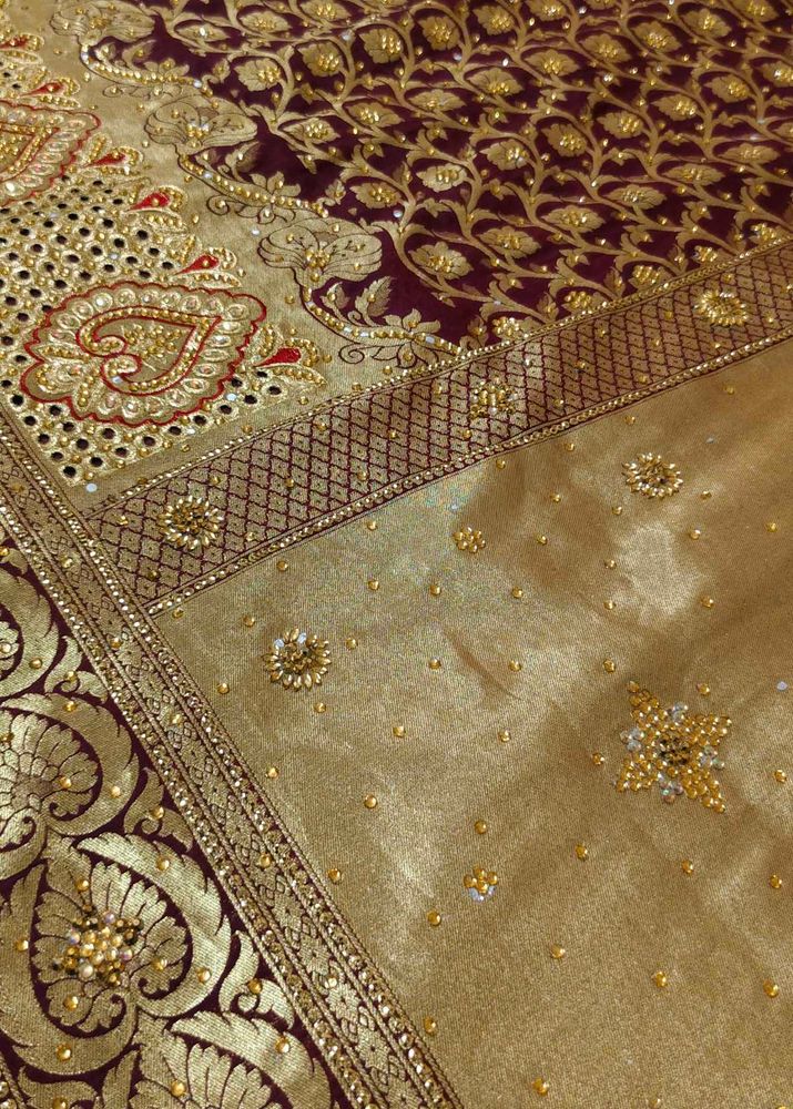 high quality Banarasi Gold &amp; Burgundy Saree 😍