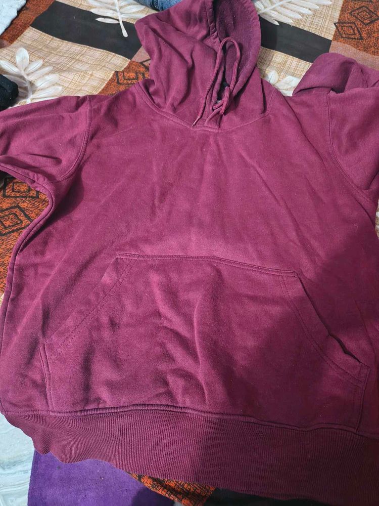 men hoodie maroon colour m size used sometime