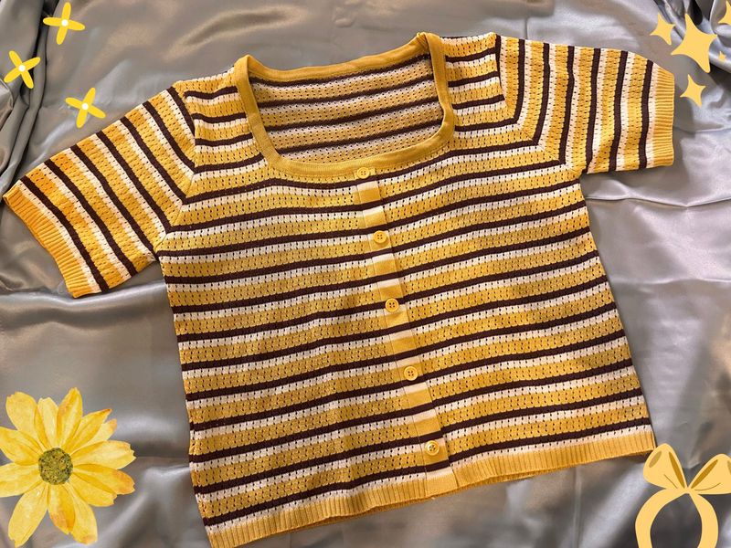 cutesy yellow vintage top
