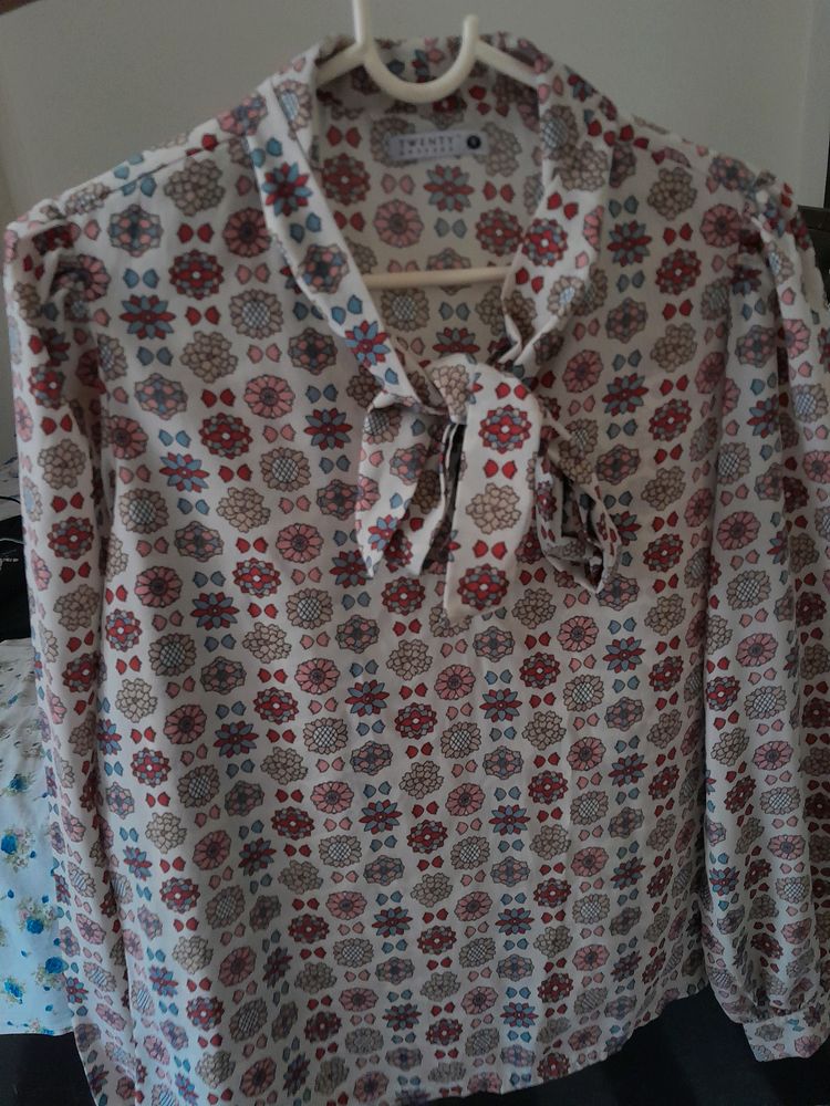 CLEARANCE SALETwenty Dresses White Blouse