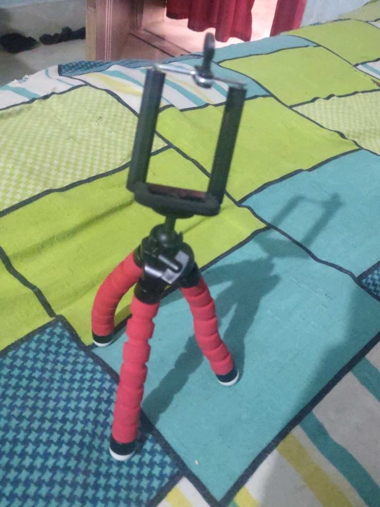 Flexible Phone Tripod with Mount
