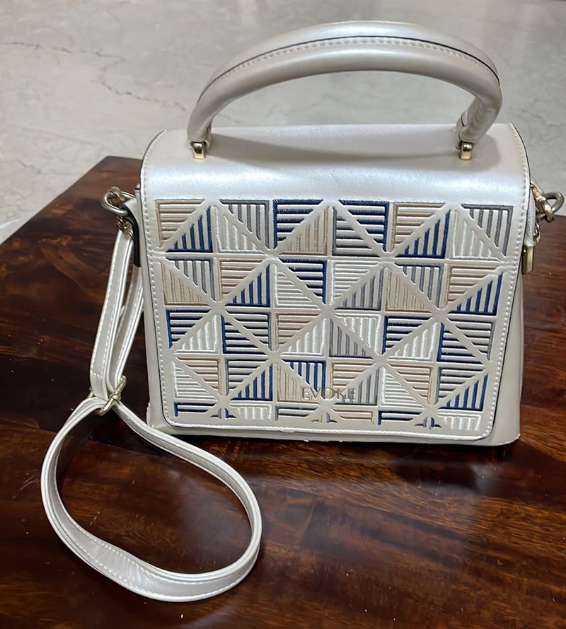 Stylish Evoke Branded Purse For Girls