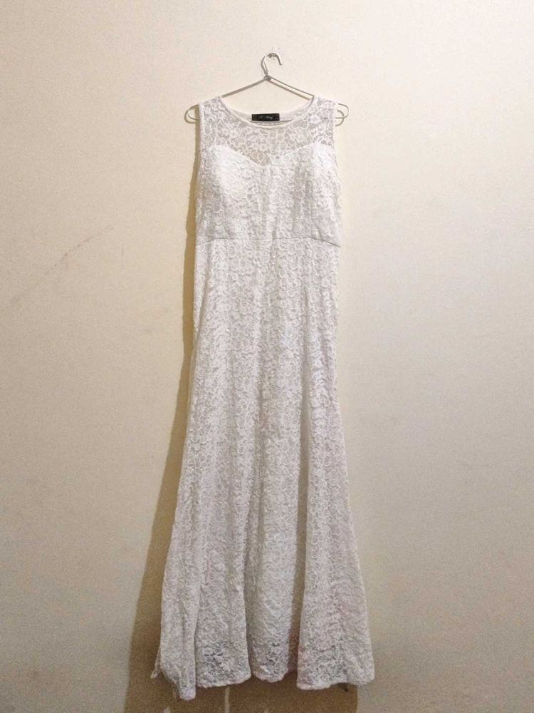 White Gown👍