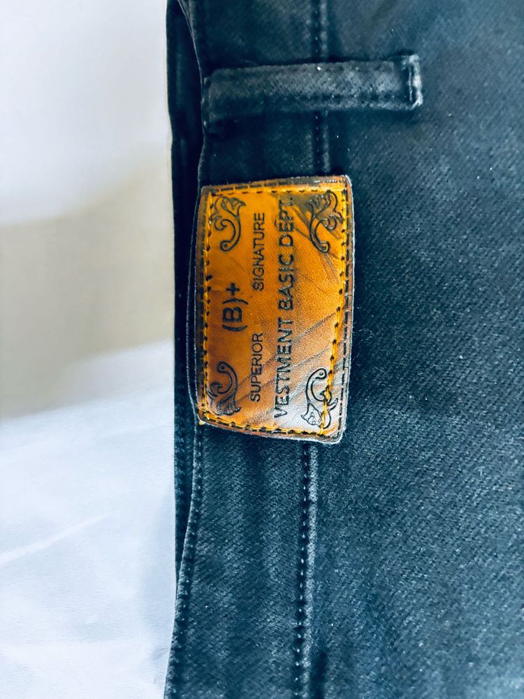 Straight Fit, Fully Stretchable, Black Jeans .