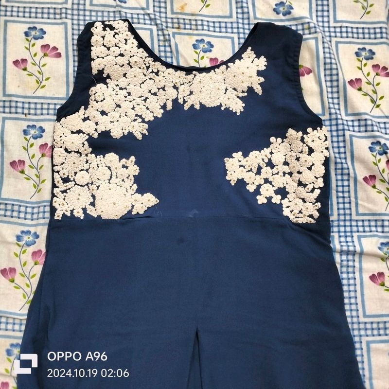 It&#39;s A Beautiful Gown In Good Condition.Length49in