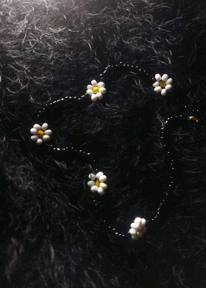 Cute And Pretty Daisy Necklace!!